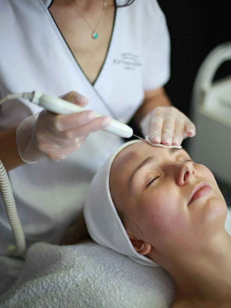 Facial profesional en Cosmiatra Aby Trejo